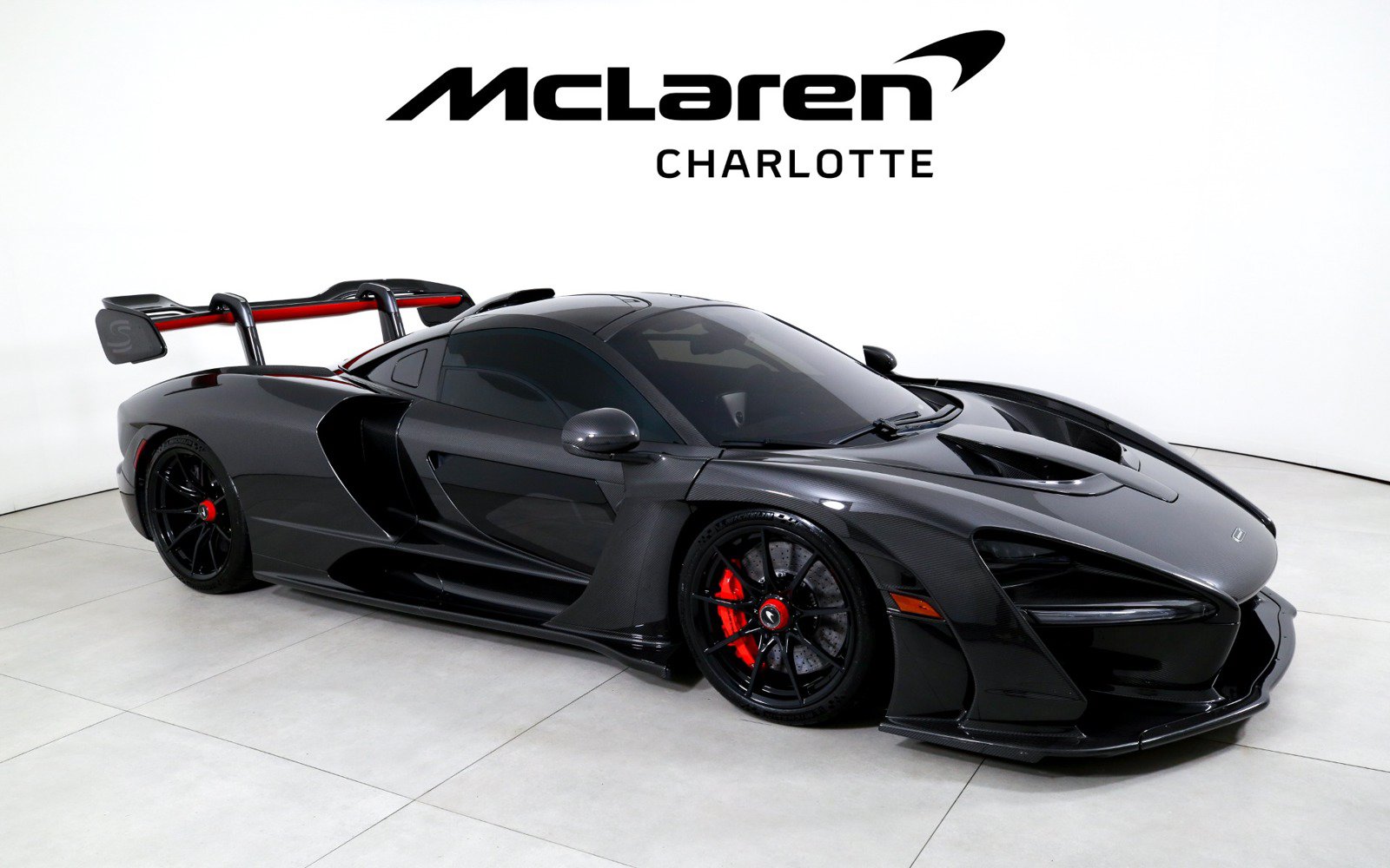 Used 2019 McLaren Senna RWD image 2
