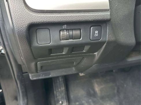 Used 2015 Subaru Forester 2.5i AWD/4WD image 23