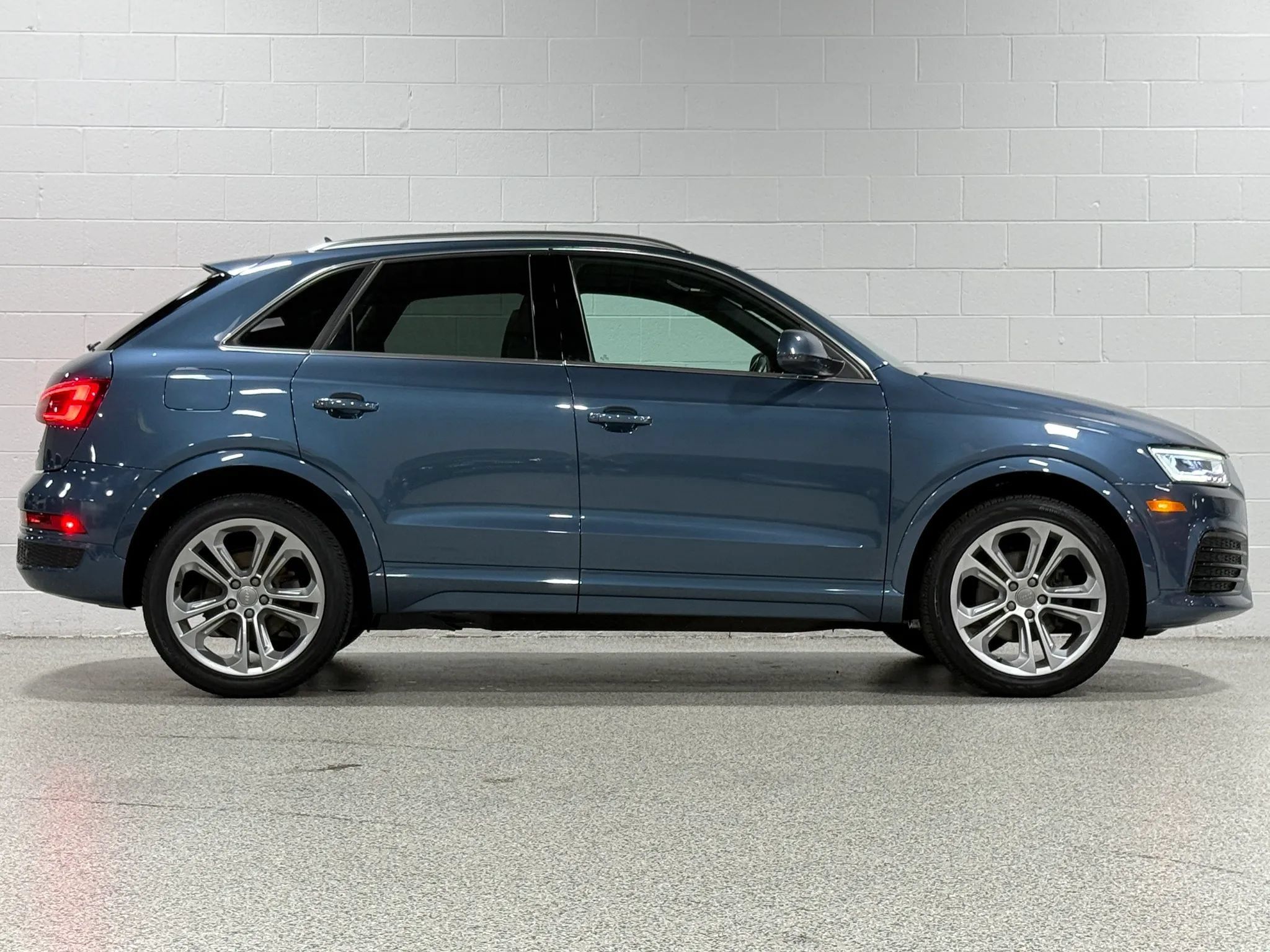 Used 2016 Audi Q3 2.0T Prestige AWD/4WD image 5