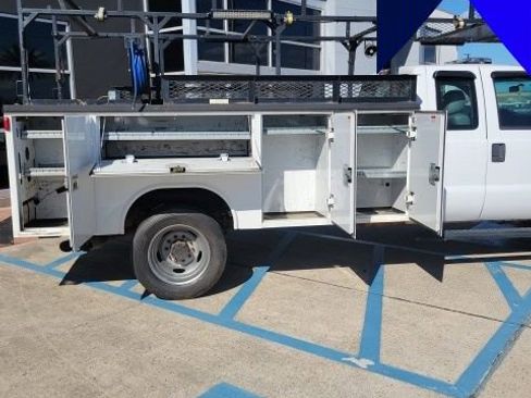 Certified 2016 Ford F550 4x4 SuperCab Super Duty image 31