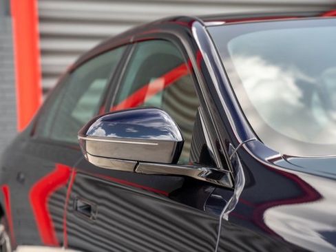 Used 2023 BMW 740i w/ Parking Assistance Package image 19