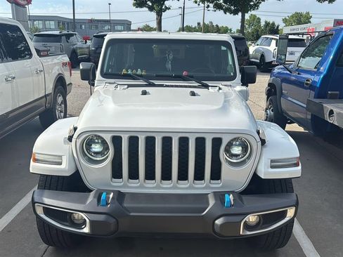 Used 2023 Jeep Wrangler Unlimited Sahara w/ Cold Weather Group AWD/4WD image 10