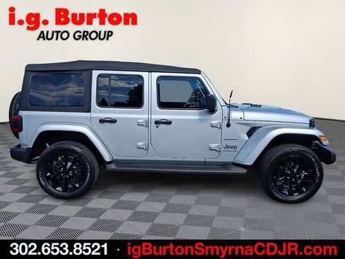 Used 2023 Jeep Wrangler Unlimited Sahara AWD/4WD image 7