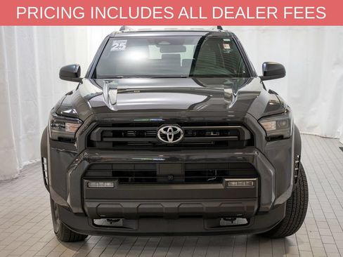Used 2025 Toyota 4Runner SR5 AWD/4WD image 2