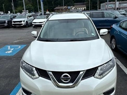 Used 2016 Nissan Rogue SV AWD/4WD image 1