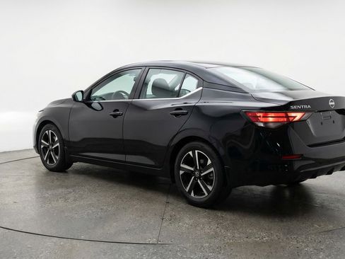 Used 2025 Nissan Sentra SV image 6