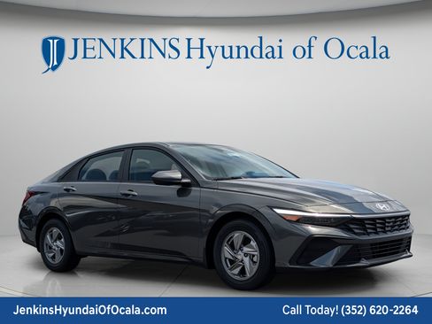 New 2026 Hyundai Elantra SE FWD image 1