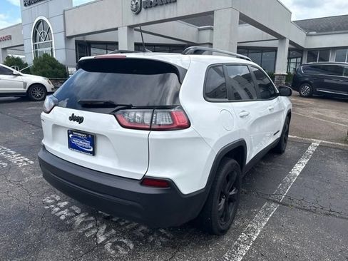 Used 2019 Jeep Cherokee Latitude Plus FWD image 5