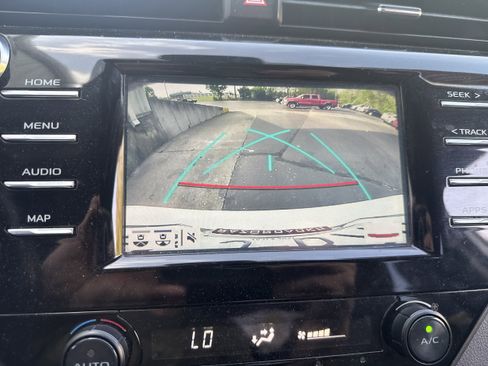 Used 2019 Toyota Camry SE w/ Convenience Package image 16