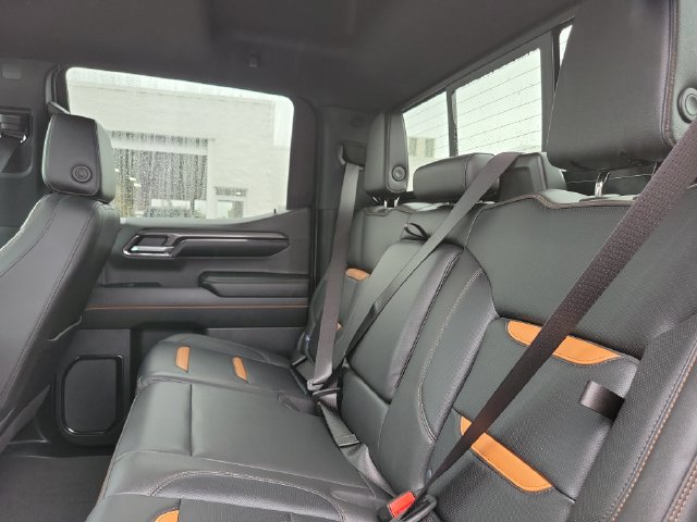 Used 2024 GMC Sierra 1500 AT4 w/ Technology Package AWD/4WD image 31