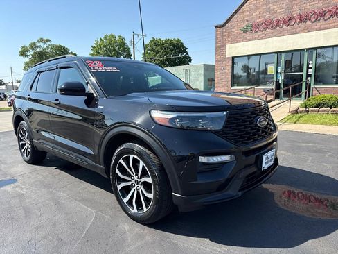 Used 2023 Ford Explorer ST-Line w/ Class IV Trailer Tow Package AWD/4WD image 2