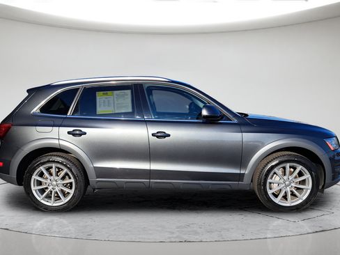 Used 2017 Audi Q5 2.0T Premium Plus w/ Technology Package AWD/4WD image 2