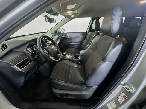 Used 2024 Mitsubishi Outlander SE FWD image 13