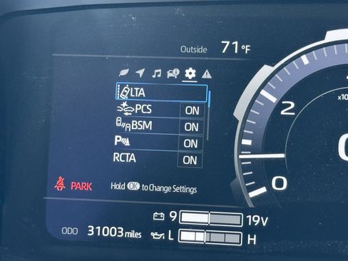 Used 2023 Toyota Tundra Platinum AWD/4WD image 23