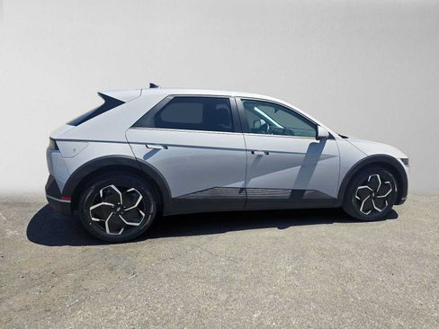 Used 2024 Hyundai Ioniq 5 SEL RWD image 2