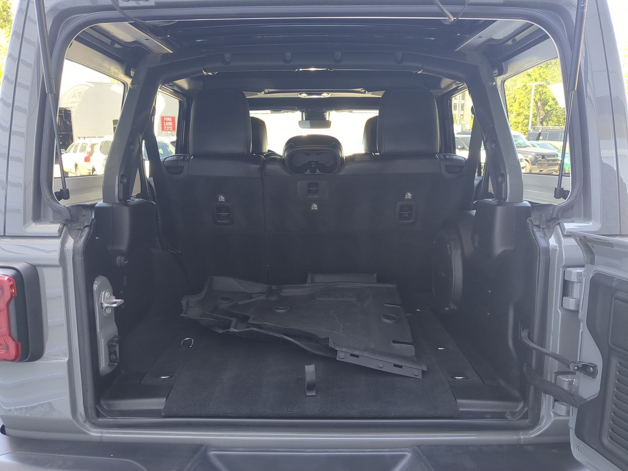 Used 2023 Jeep Wrangler Unlimited Rubicon 392 w/ Xtreme Recon 35" Tire Package AWD/4WD image 31