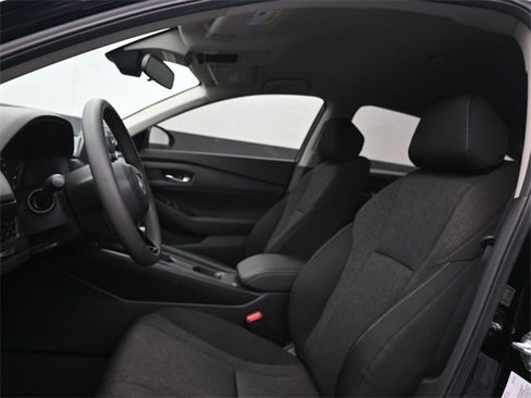 Certified 2025 Honda Accord LX image 15