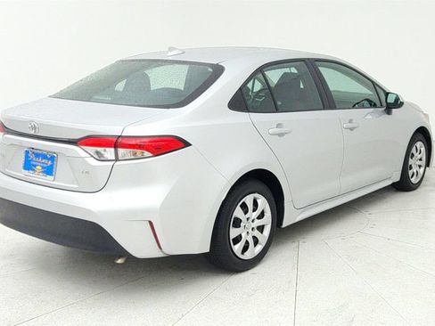 Used 2025 Toyota Corolla LE FWD image 7
