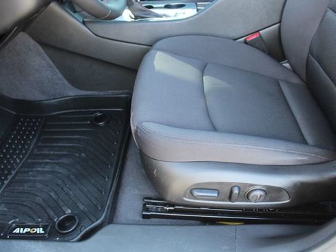 Used 2023 Chevrolet Malibu RS FWD image 30
