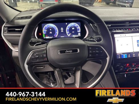 Used 2023 Jeep Grand Cherokee Limited image 17