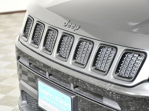 Used 2020 Jeep Compass Latitude image 11