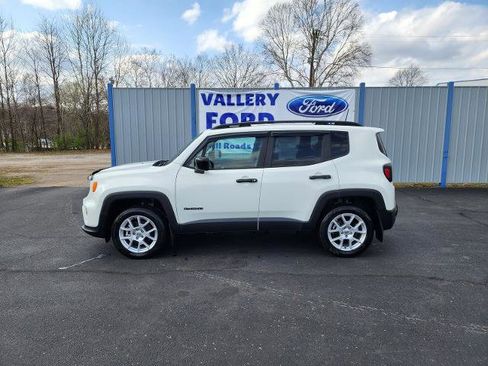 Used 2022 Jeep Renegade Latitude image 2