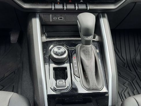 Used 2025 Chevrolet Colorado Trail Boss AWD/4WD image 8
