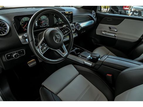 Used 2022 Mercedes-Benz GLB 250 4MATIC image 10