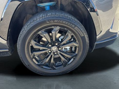 Used 2022 Toyota RAV4 XSE image 9