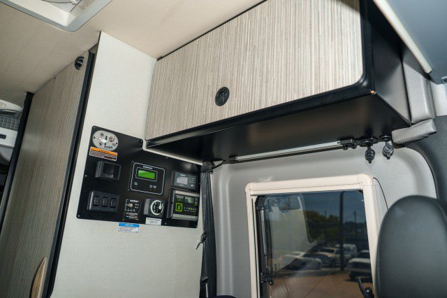 Used 2020 Mercedes-Benz Sprinter 2500 image 14