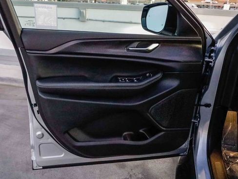 New 2025 Jeep Grand Cherokee L Altitude image 23