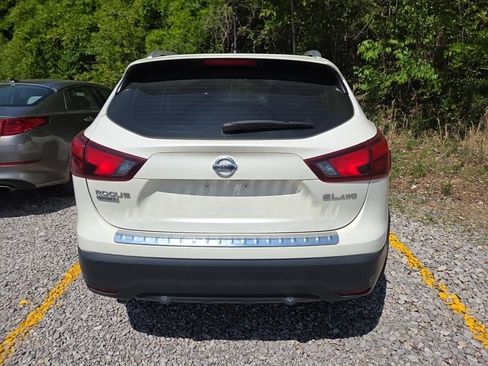 Used 2019 Nissan Rogue Sport SL image 5