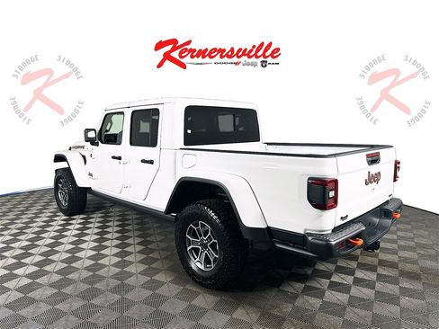 New 2025 Jeep Gladiator Mojave image 5