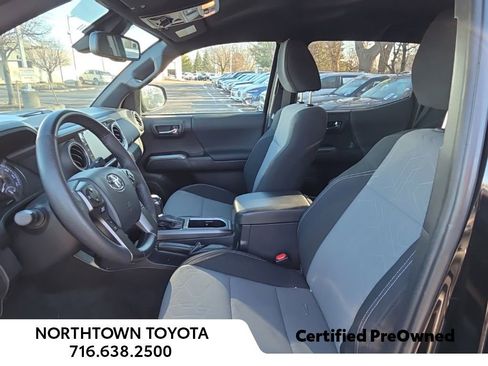 Used 2023 Toyota Tacoma TRD Off-Road image 17