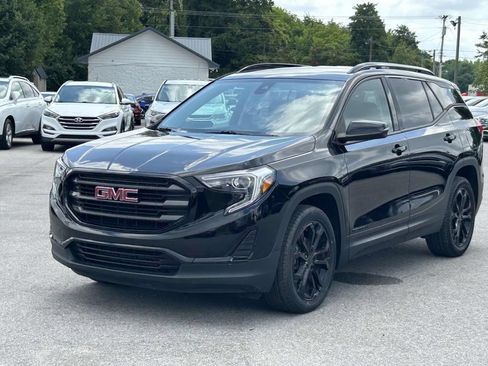 Used 2020 GMC Terrain SLE w/ Driver Convenience Package FWD image 3