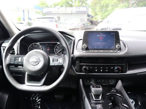 Used 2024 Nissan Rogue S AWD/4WD image 17
