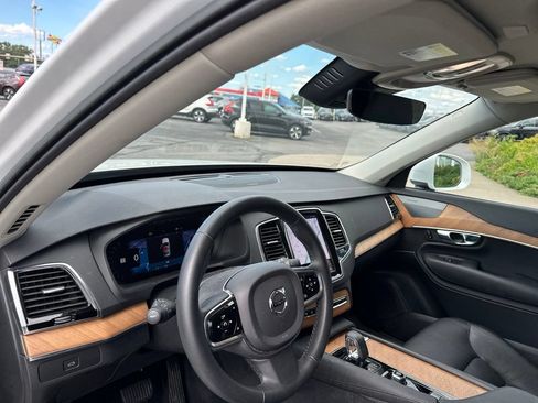 Used 2023 Volvo XC90 B6 Plus w/ Protection Package Premier AWD/4WD image 13