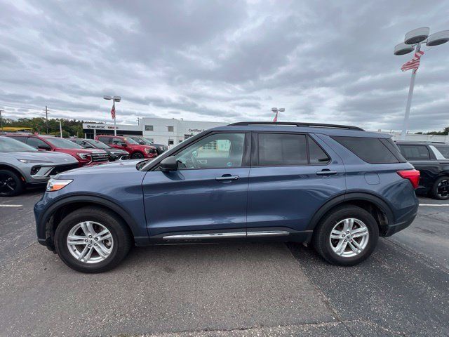Used 2021 Ford Explorer XLT w/ Equipment Group 202A AWD/4WD image 8