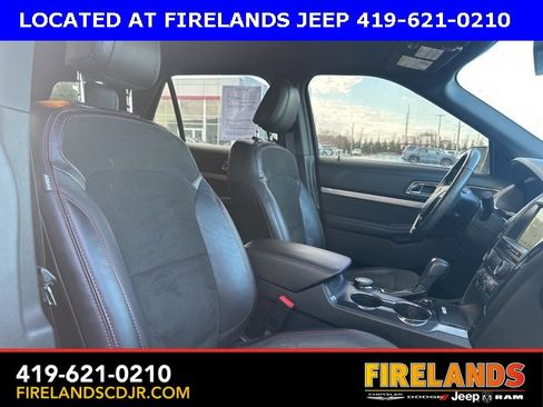 Used 2018 Ford Explorer XLT w/ Equipment Group 202A image 16