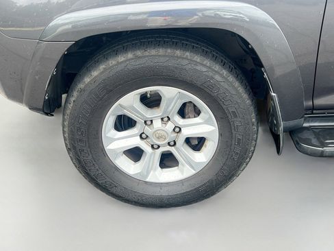 Used 2018 Toyota 4Runner SR5 RWD image 28