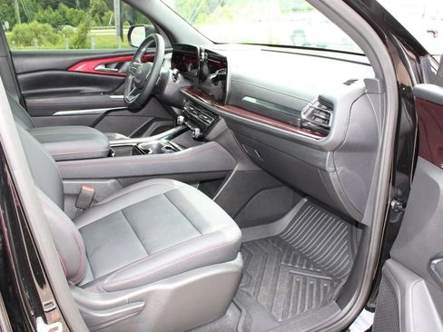 Used 2026 Chevrolet Traverse Z71 w/ Driver Confidence Package AWD/4WD image 6