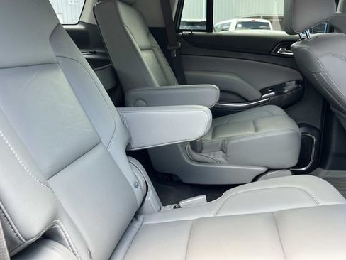 Used 2020 Chevrolet Tahoe LT w/ Luxury Package RWD image 27
