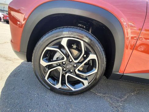 Used 2024 Chevrolet Trax RS w/ Driver Confidence Package FWD image 30