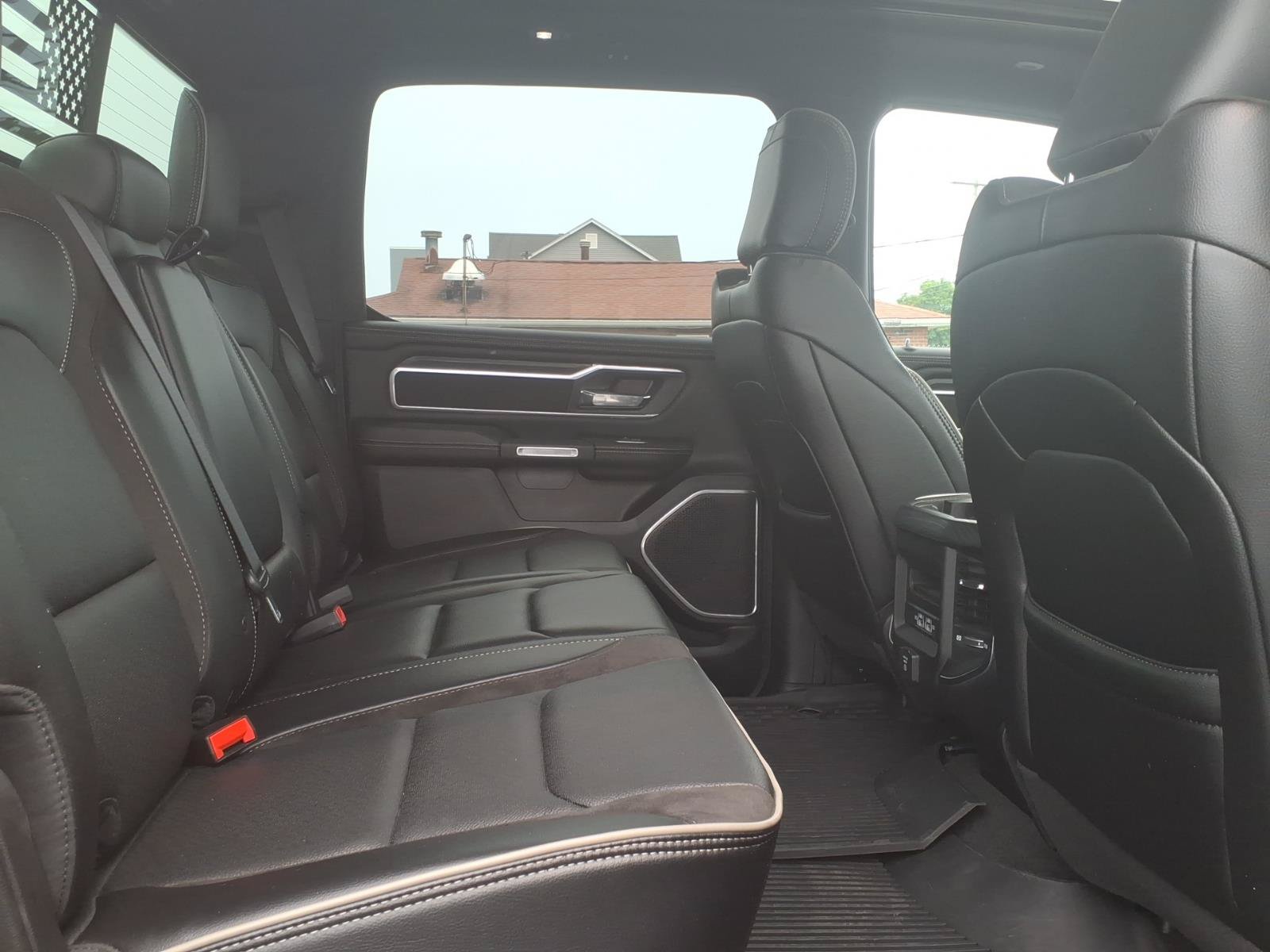 Used 2023 RAM 1500 Laramie AWD/4WD image 12