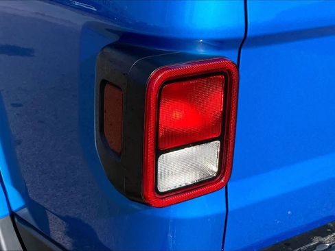 Used 2021 Jeep Gladiator Rubicon w/ Trailer Tow Package image 28