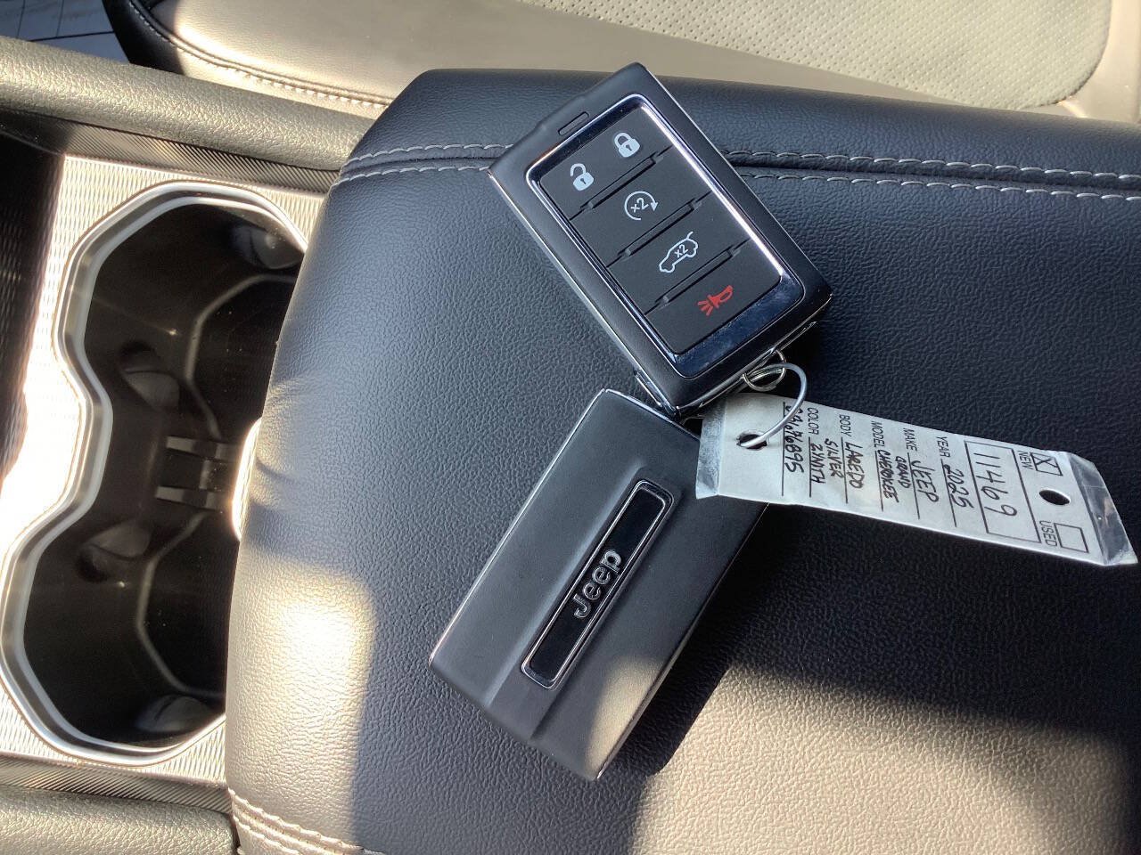 Used 2025 Jeep Grand Cherokee L Laredo AWD/4WD image 61