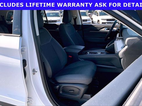 Used 2025 Ford Explorer Active RWD image 7
