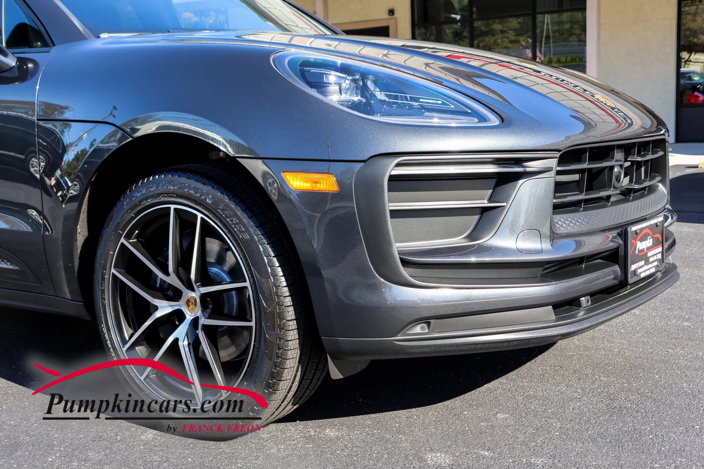 Used 2023 Porsche Macan AWD/4WD image 7