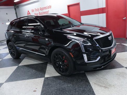 Used 2023 Cadillac XT5 Sportv w/ Technology Package AWD/4WD image 3