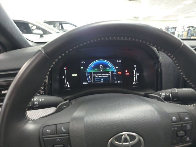 Used 2025 Toyota Camry SE AWD/4WD image 17